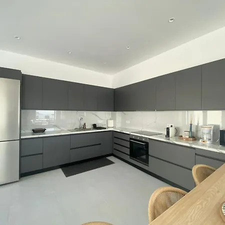 Gbr 2 - Golden Residences