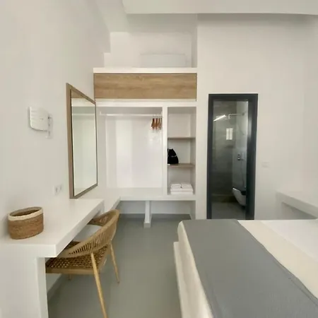 Gbr 2 - Golden Residences * Chrisi Akti (Paros)