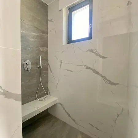 Villa Gbr 2 - Golden Residences *