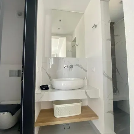 Gbr 2 - Golden Residences Chrisi Akti (Paros)